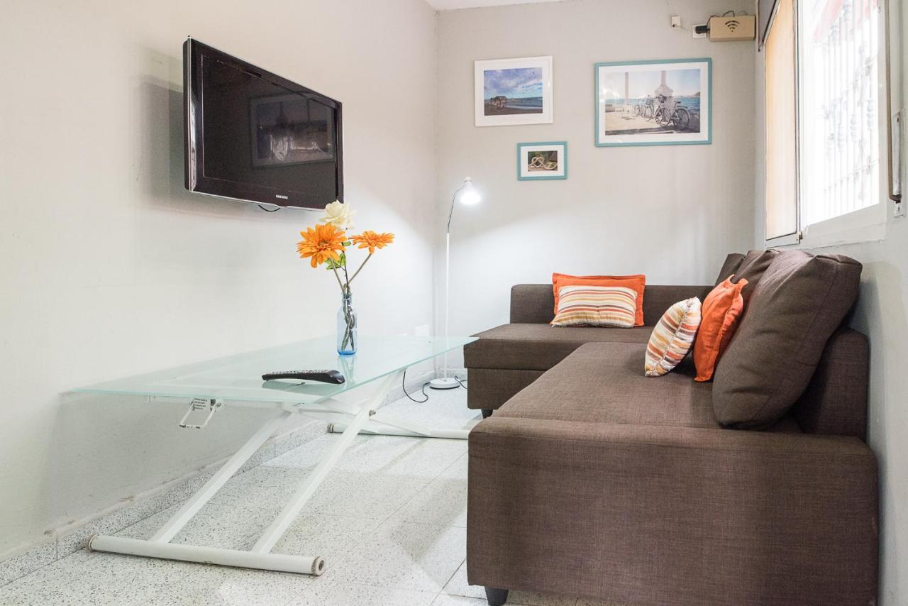 Malagaonbeach 1 - Two Bedrooms - Up To 3 People - 10 Meters Beach Ngoại thất bức ảnh